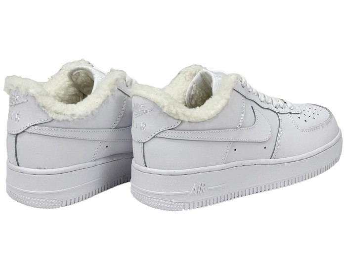 Nike Air Force 1 Low All White с мехом