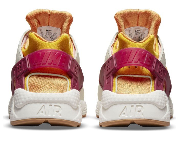 Nike Air Huarache Cordura белые с оранжевым