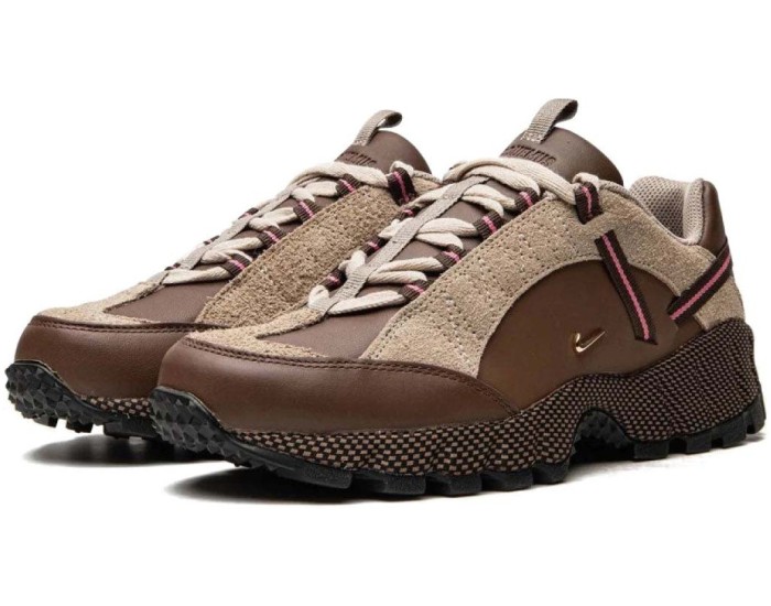 Nike Air Humara LX WMNS Jacquemus Ale Brown Gold