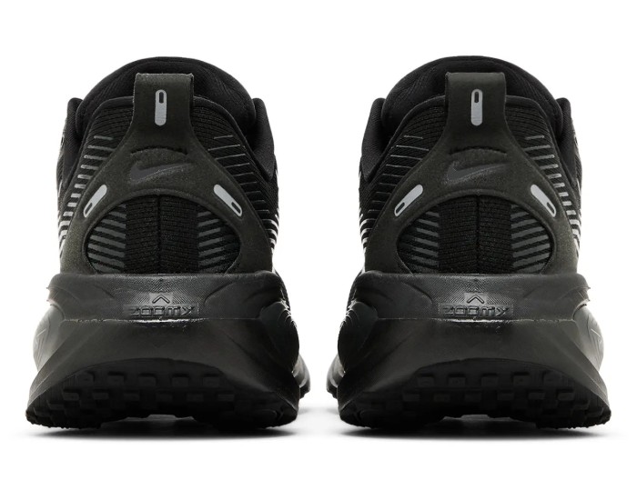 Nike Vomero 18 Triple Black